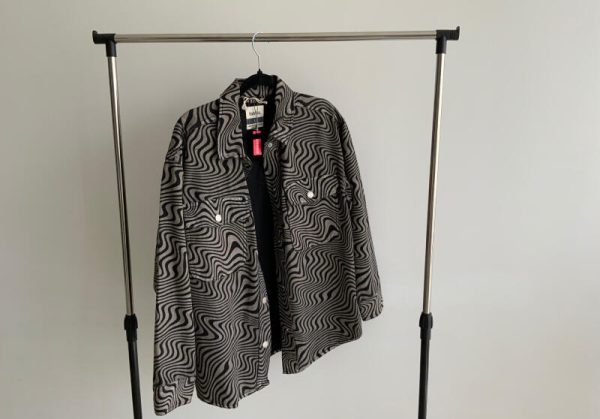 Chaqueta rayas negras y grises